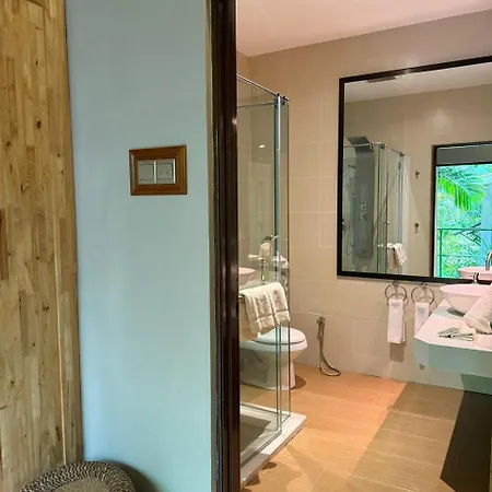 Ambong Rainforest Retreat Pantai Cenang  Exterior photo