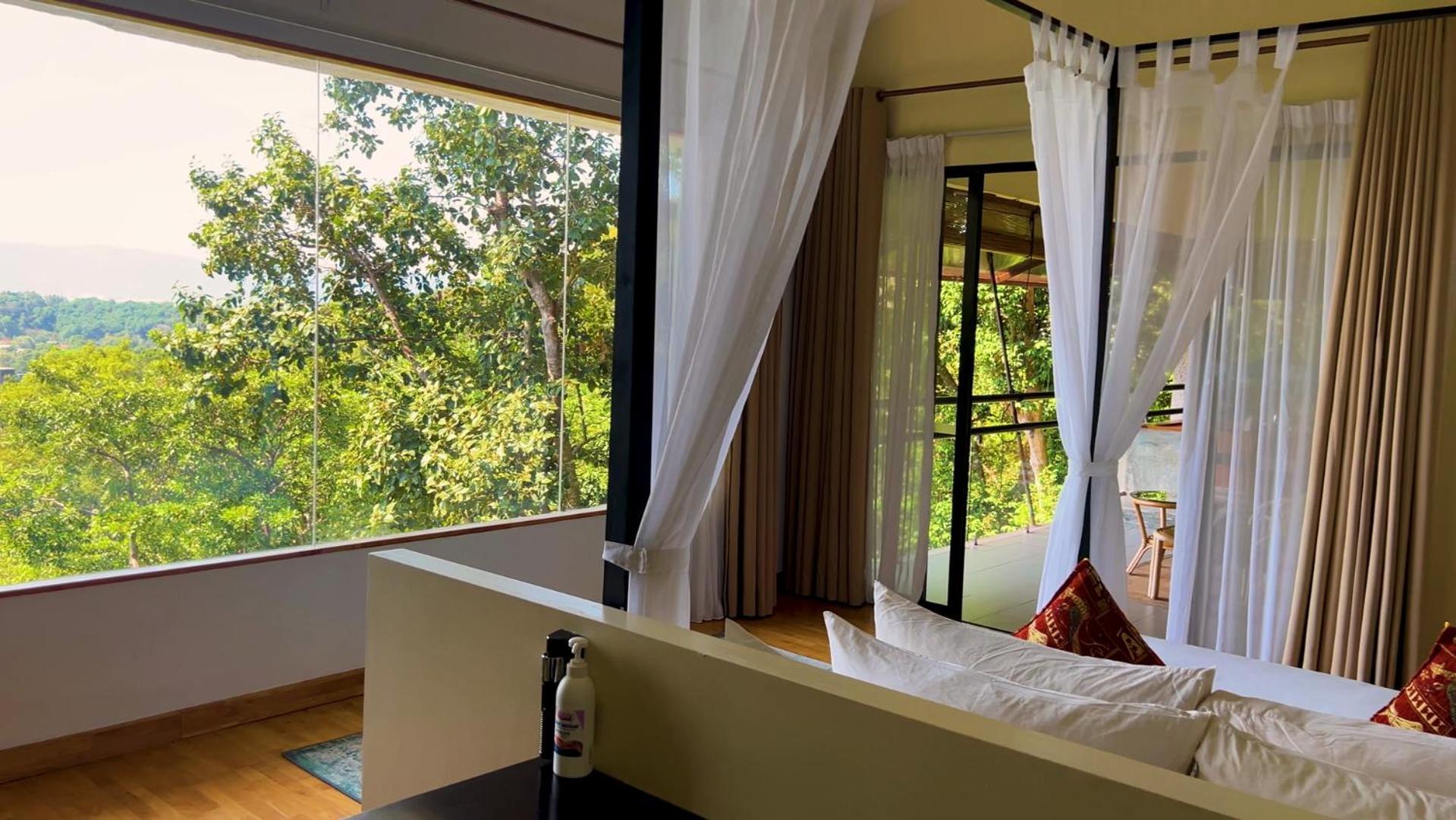 Ambong Rainforest Retreat Lodge *